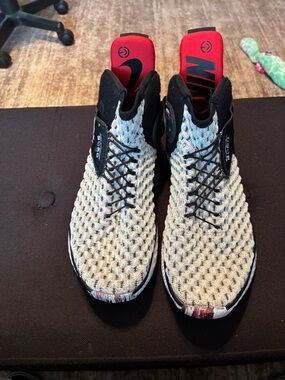 Nike Black Interior Label Sneakers with White Tag